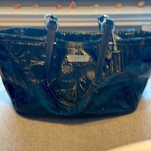 Like new Coach patten leather signature purse